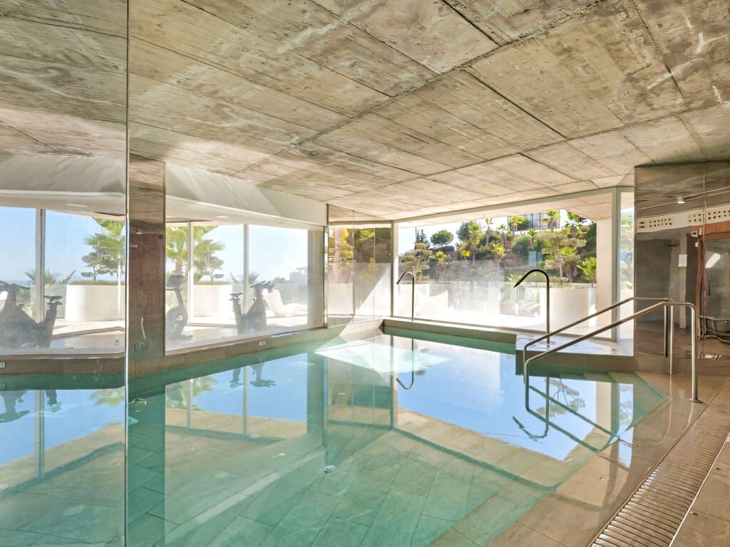 2 bedroom Apartment for sale in Benalmadena with pool garage - € 665,000 (Ref: 10162854)