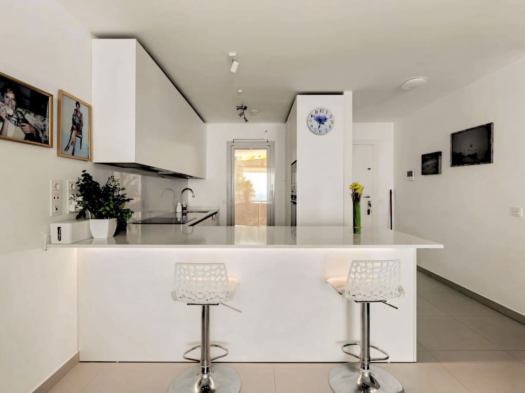 2 bedroom Apartment for sale in Benalmadena with pool garage - € 665,000 (Ref: 10162854)