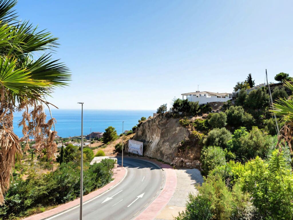2 bedroom Apartment for sale in Benalmadena with pool garage - € 665,000 (Ref: 10162854)