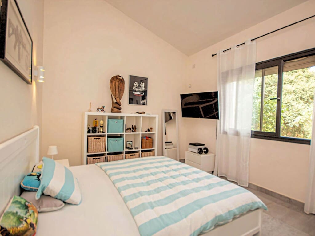 4 bedroom Villa for sale in La Mairena with pool garage - € 1,695,000 (Ref: 10162855)