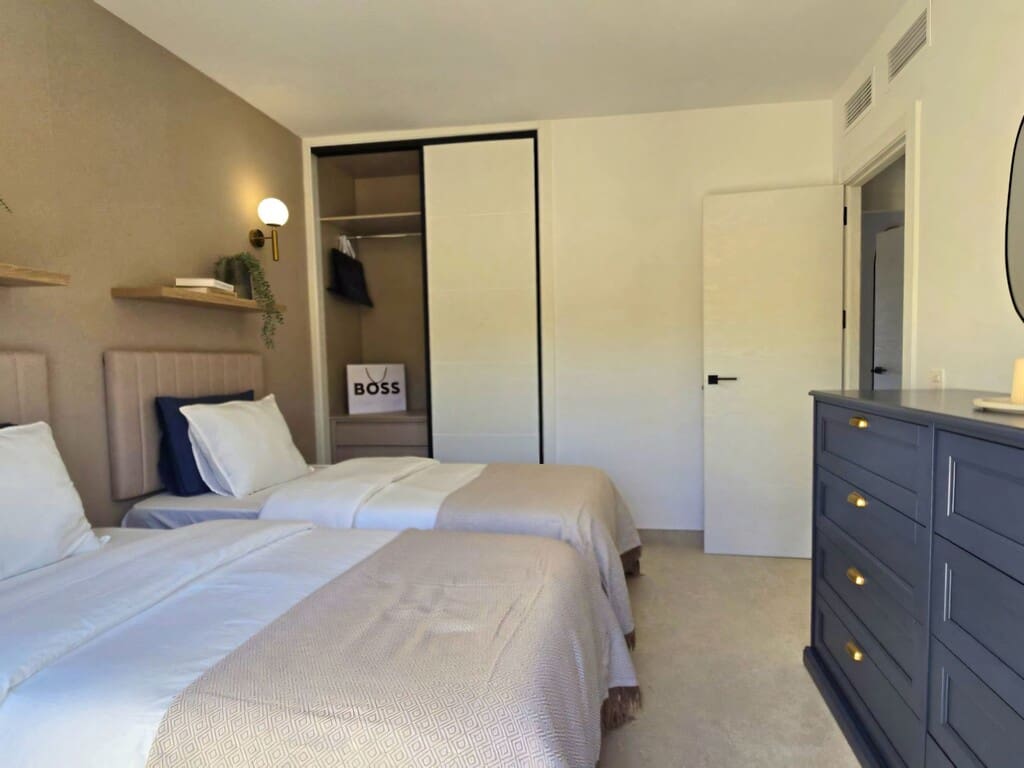 4 slaapkamer Huis te koop in Nueva Andalucia met zwembad garage - € 950.000 (Ref: 10164697)