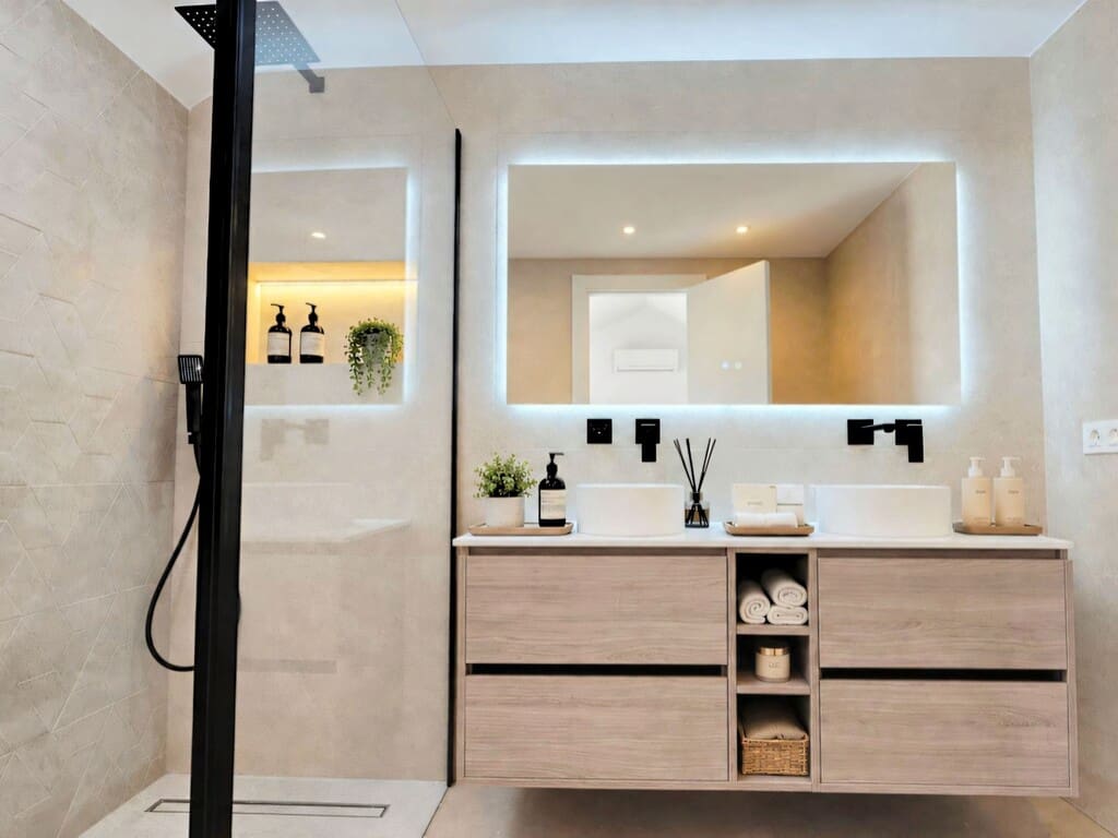 4 slaapkamer Huis te koop in Nueva Andalucia met zwembad garage - € 950.000 (Ref: 10164697)