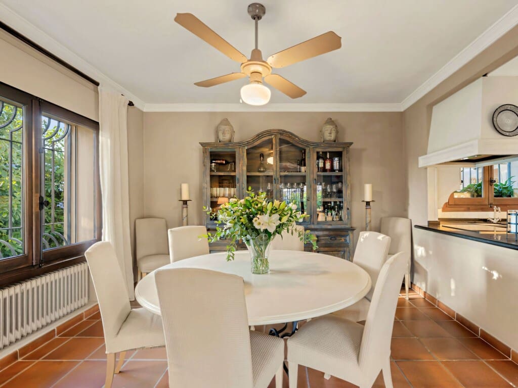 6 bedroom Villa for sale in Los Monteros with pool garage - € 7,500,000 (Ref: 10166212)
