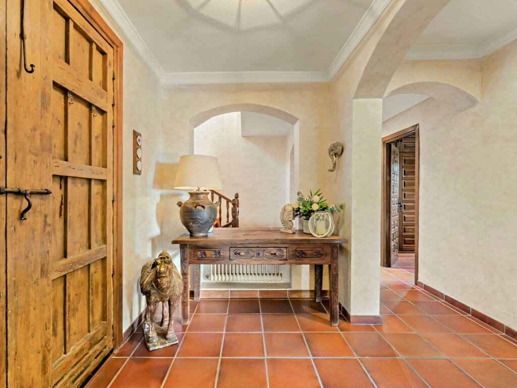 6 bedroom Villa for sale in Los Monteros with pool garage - € 7,500,000 (Ref: 10166212)