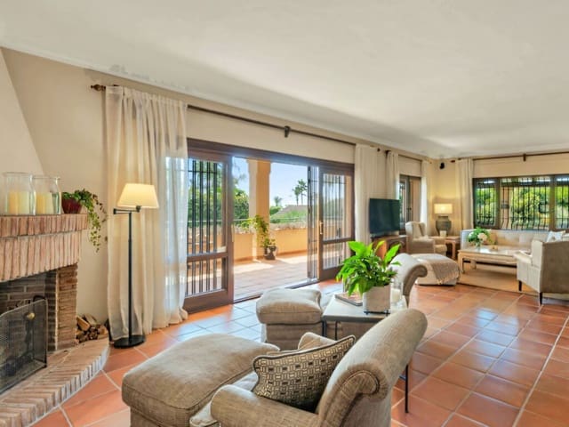 6 slaapkamer Villa te koop in Los Monteros, Marbella met zwembad garage - € 7.500.000 (Ref: 10166212)