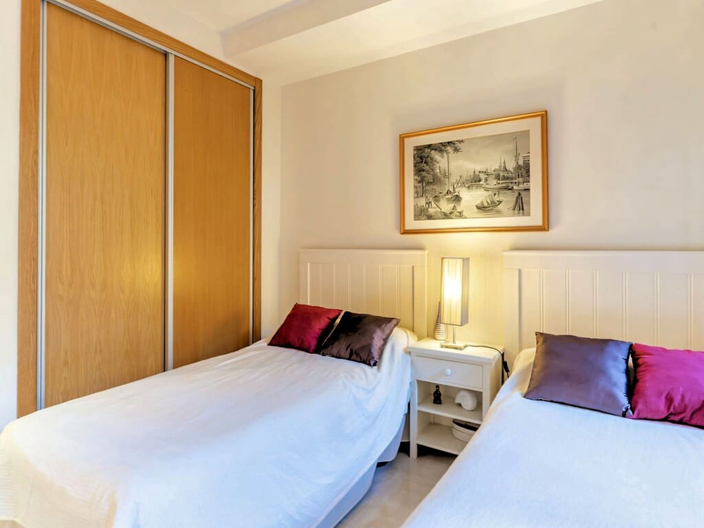 2 Zimmer Apartment zu verkaufen in New Golden Mile mit Pool Garage - 420.000 € (Ref: 10168258)