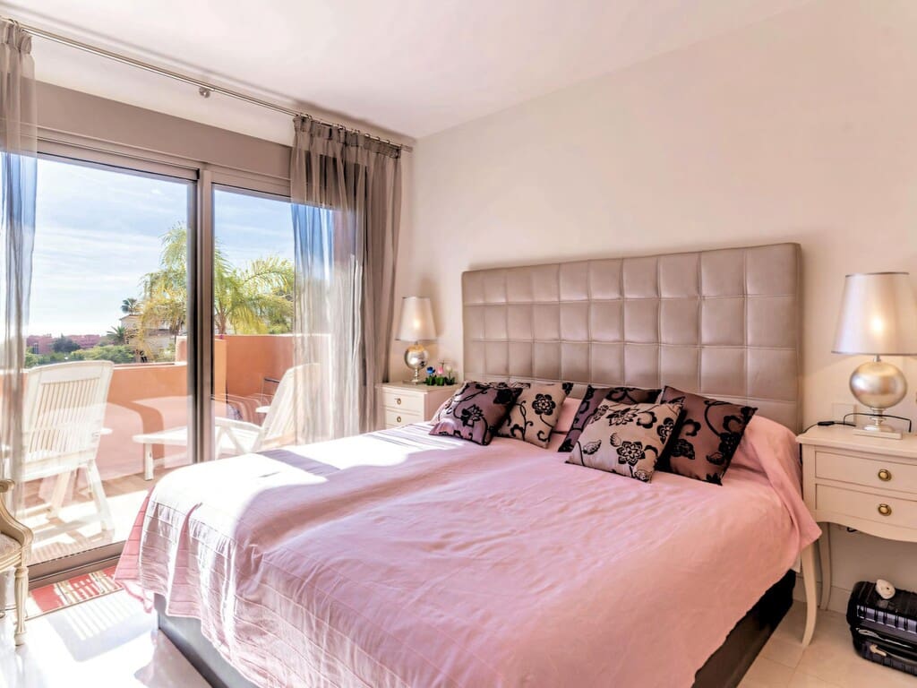 2 Zimmer Apartment zu verkaufen in New Golden Mile mit Pool Garage - 420.000 € (Ref: 10168258)