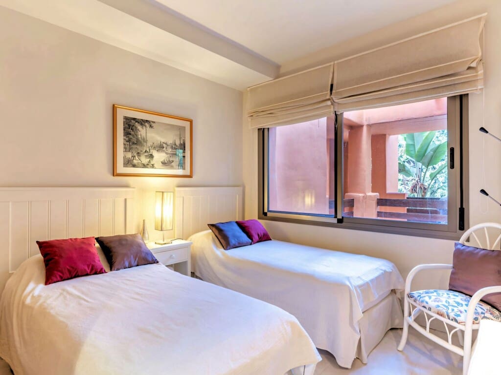 2 Zimmer Apartment zu verkaufen in New Golden Mile mit Pool Garage - 420.000 € (Ref: 10168258)
