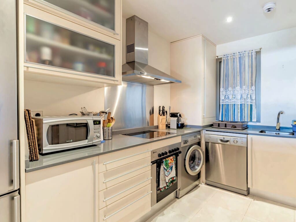 2 Zimmer Apartment zu verkaufen in New Golden Mile mit Pool Garage - 420.000 € (Ref: 10168258)