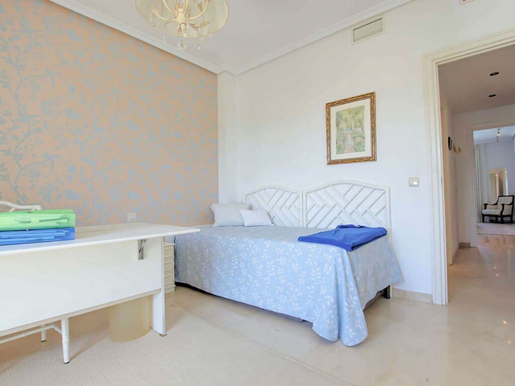 2 Zimmer Apartment zu verkaufen in Nueva Andalucia mit Pool - 769.999 € (Ref: 10168260)
