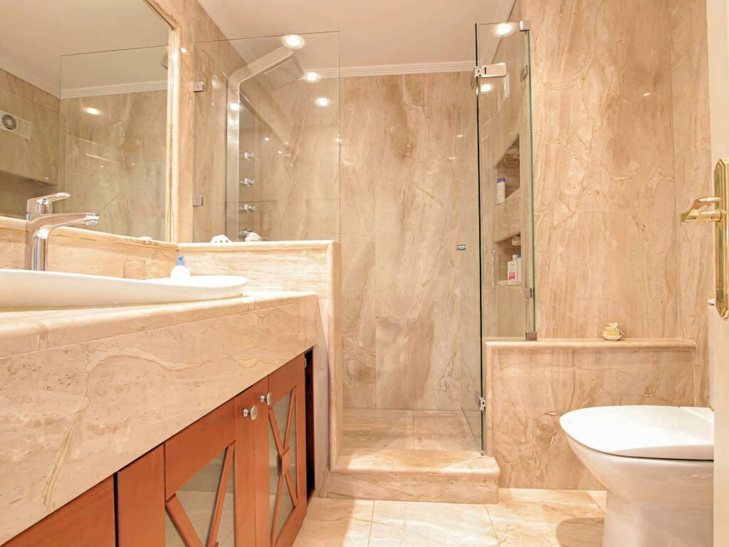 2 Zimmer Apartment zu verkaufen in Nueva Andalucia mit Pool - 769.999 € (Ref: 10168260)