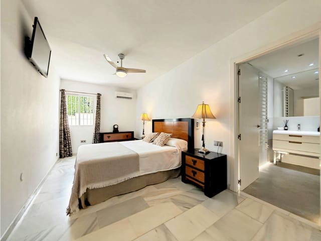 Chalet de 4 habitaciones en Riviera del Sol, Mijas en venta con piscina garaje - 1.345.000 € (Ref: 10171067)
