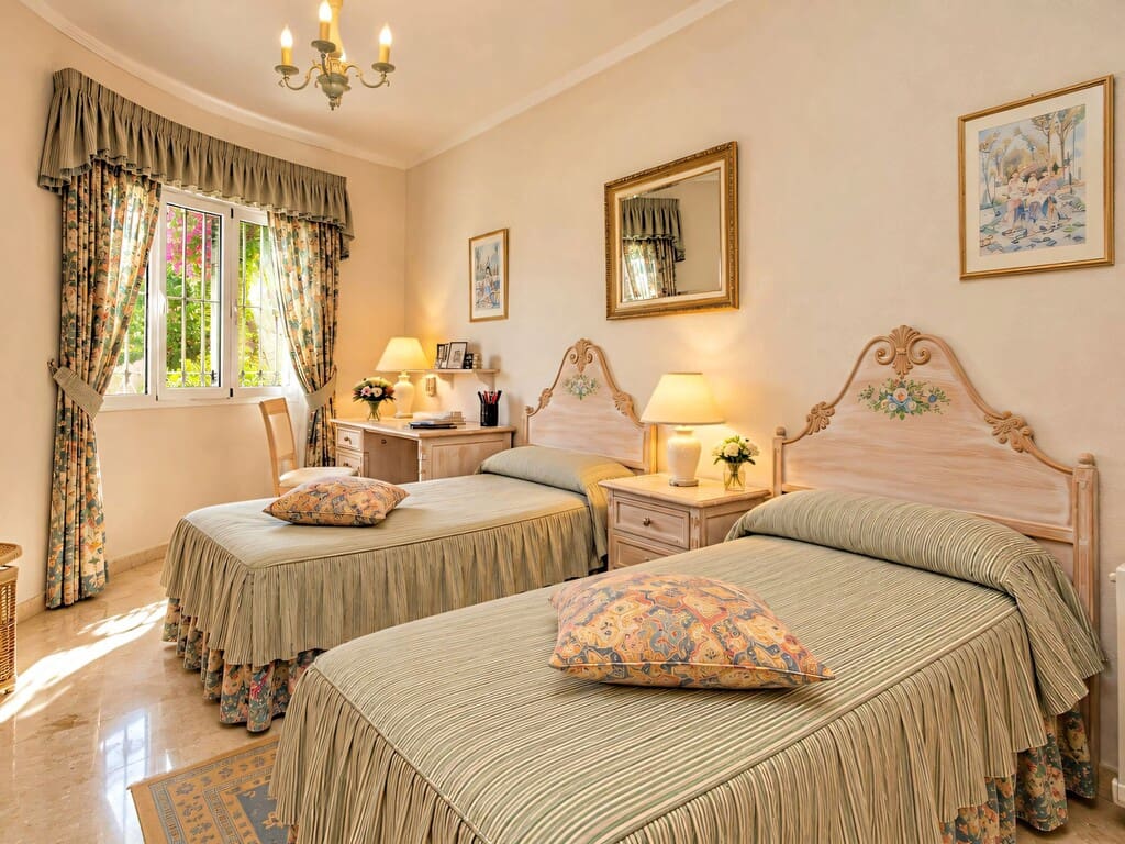 2 Zimmer Apartment zu verkaufen in Calahonda mit Pool Garage - 699.000 € (Ref: 10173359)