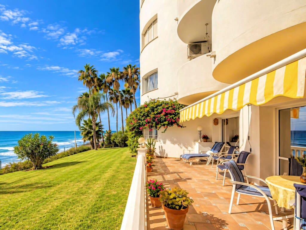 2 Zimmer Apartment zu verkaufen in Calahonda mit Pool Garage - 699.000 € (Ref: 10173359)