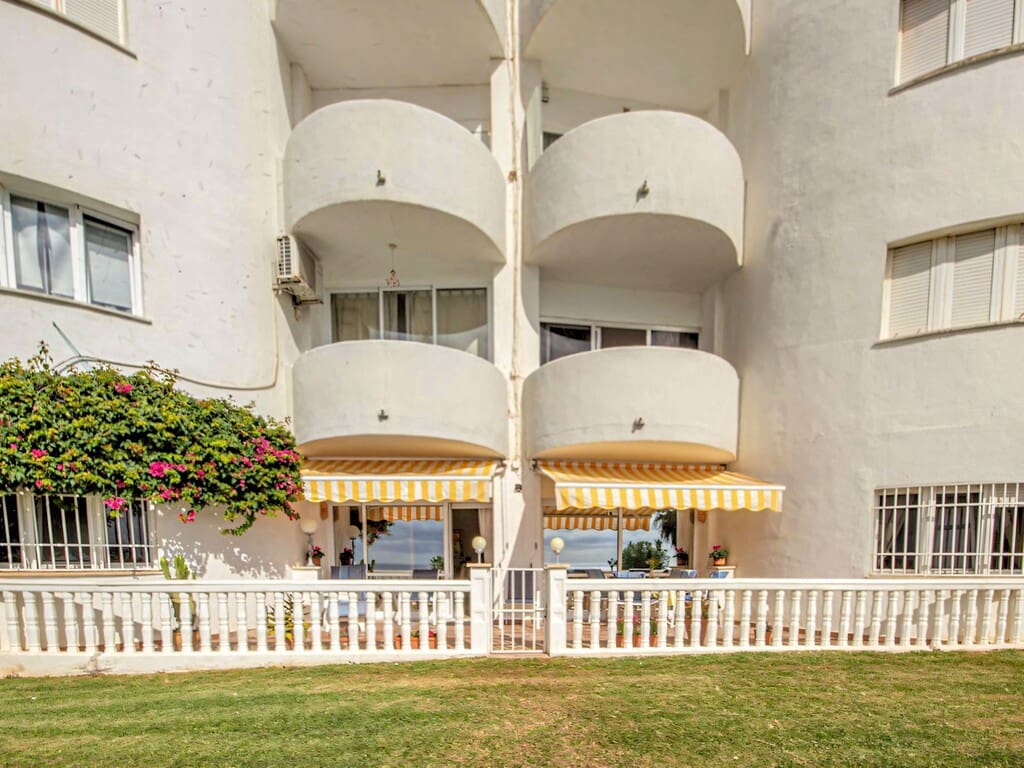 2 Zimmer Apartment zu verkaufen in Calahonda mit Pool Garage - 699.000 € (Ref: 10173359)