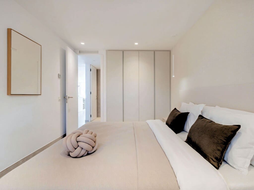 3 sypialnia Apartament na sprzedaż w Nueva Andalucia z basenem garażem - 1 150 000 € (Ref: 10173360)