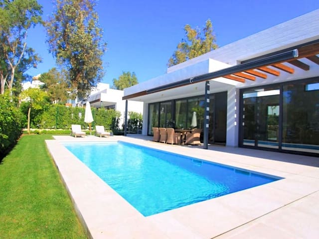Chalet de 4 habitaciones en Atalaya-Isdabe, Estepona en venta con piscina garaje - 1.895.000 € (Ref: 10174429)