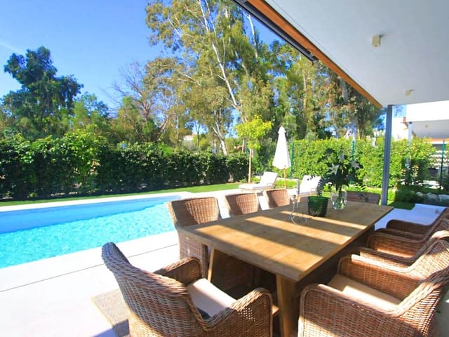 Chalet de 4 habitaciones en Atalaya-Isdabe, Estepona en venta con piscina garaje - 1.895.000 € (Ref: 10174429)