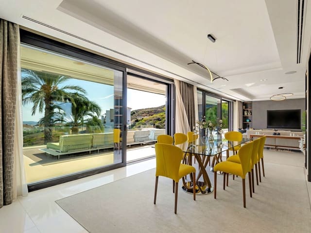 4 makuuhuone Huvila myytävänä paikassa La Cala de Mijas, Mijas mukana uima-altaan 
autotalli - 3 750 000 € (Ref: 10174858)