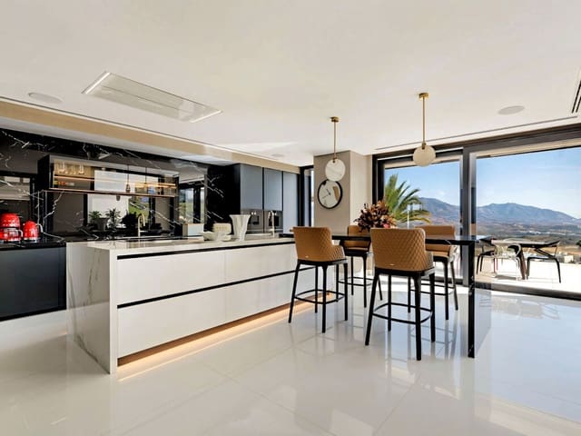 4 makuuhuone Huvila myytävänä paikassa La Cala de Mijas, Mijas mukana uima-altaan 
autotalli - 3 750 000 € (Ref: 10174858)