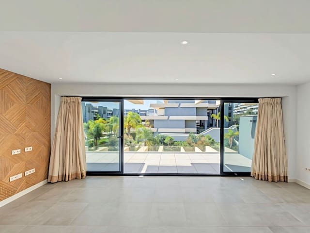 Apartamento de 3 habitaciones en Selwo, Estepona en venta con piscina garaje - 510.000 € (Ref: 10174859)