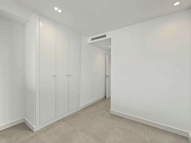 Apartamento de 3 habitaciones en Selwo, Estepona en venta con piscina garaje - 510.000 € (Ref: 10174859)