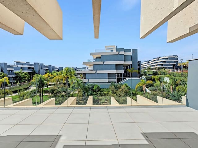 Apartamento de 3 habitaciones en Selwo, Estepona en venta con piscina garaje - 510.000 € (Ref: 10174859)
