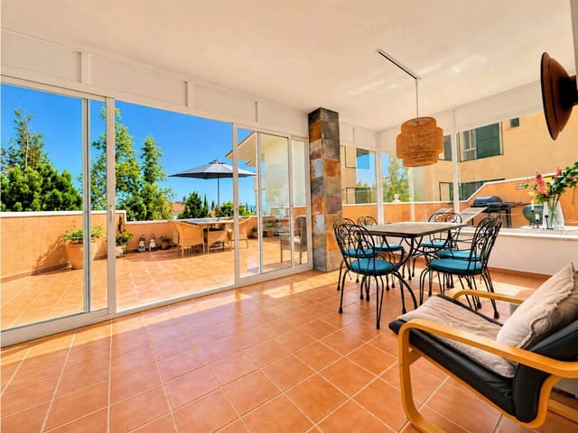 2 soverom Leilighet til salgs i Fuengirola med svømmebasseng garasje - € 494 000 (Ref: 10176264)