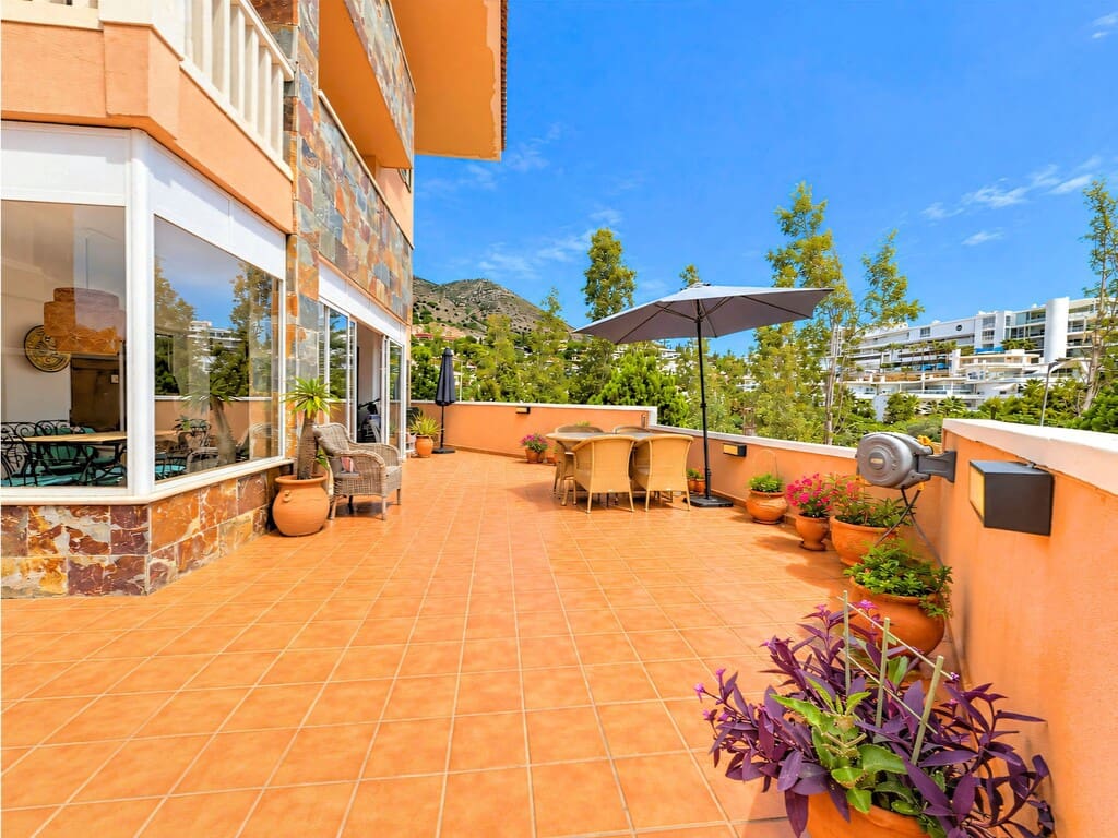 2 soverom Leilighet til salgs i Fuengirola med svømmebasseng garasje - € 494 000 (Ref: 10176264)