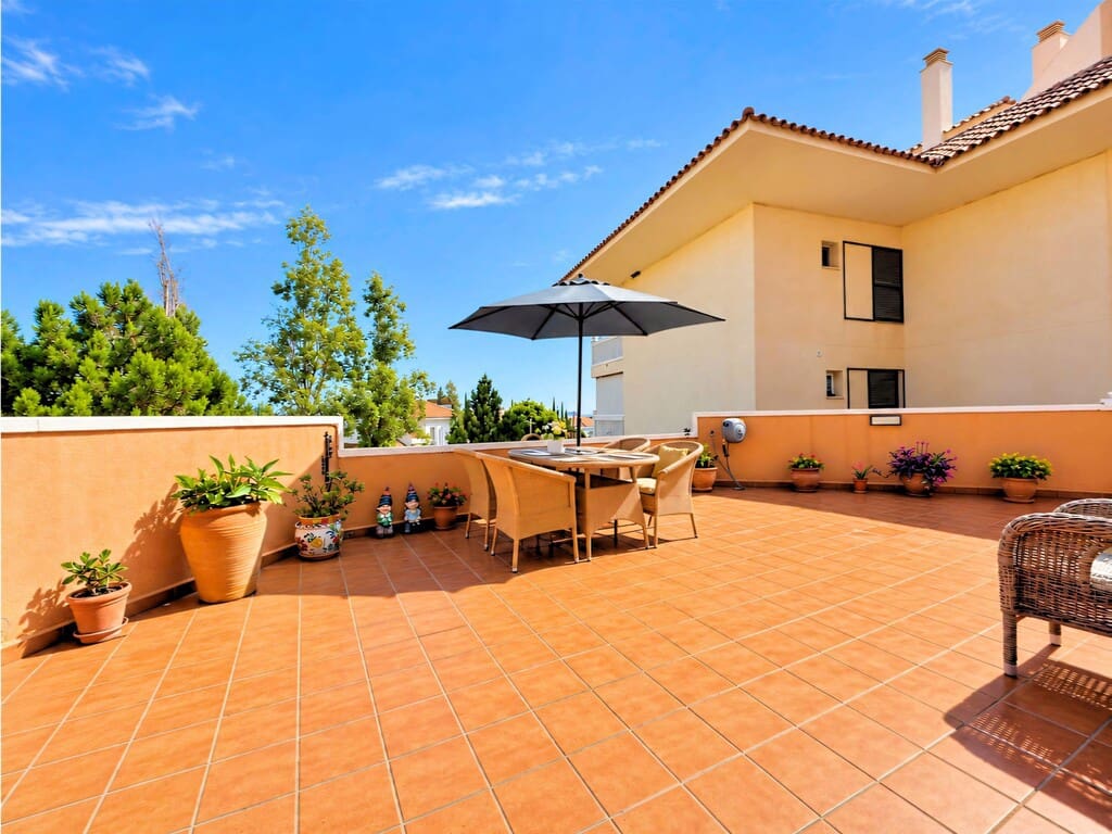 2 soverom Leilighet til salgs i Fuengirola med svømmebasseng garasje - € 494 000 (Ref: 10176264)