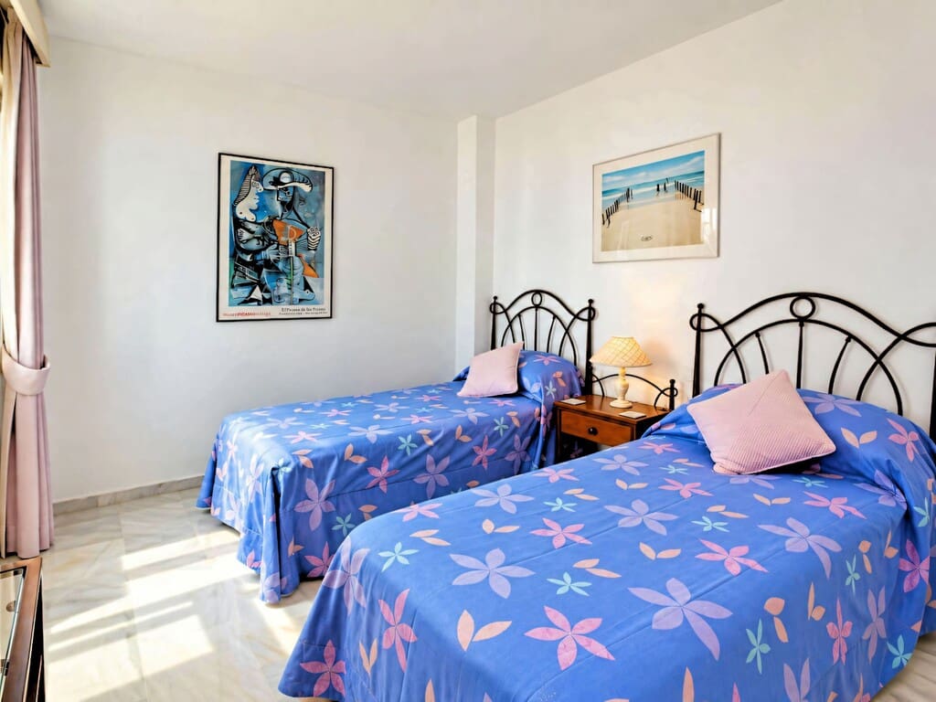Apartamento de 2 habitaciones en Nueva Andalucia en venta con piscina garaje - 460.000 € (Ref: 10179778)