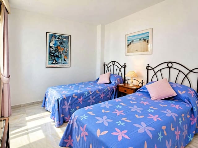 Apartamento de 2 habitaciones en Nueva Andalucia, Marbella en venta con piscina garaje - 460.000 € (Ref: 10179778)