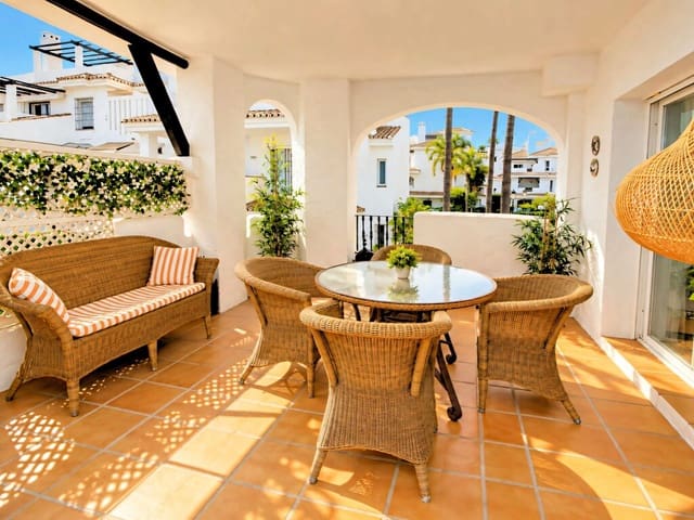 Apartamento de 2 habitaciones en Nueva Andalucia, Marbella en venta con piscina garaje - 460.000 € (Ref: 10179778)