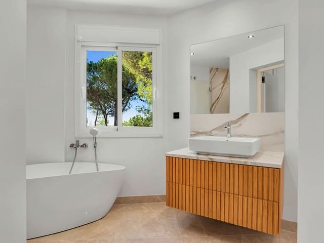 5 soverom Villa til salgs i El Madroñal, Benahavís med svømmebasseng garasje - € 3 500 000 (Ref: 10182433)