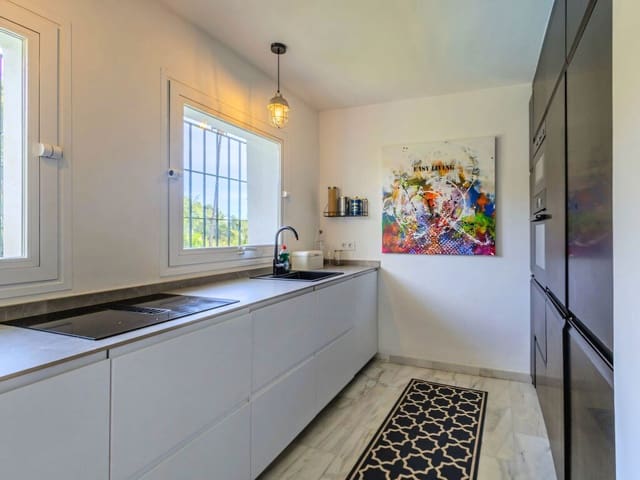 4 slaapkamer Huis te koop in Nueva Andalucia, Marbella met zwembad - € 695.000 (Ref: 10182434)