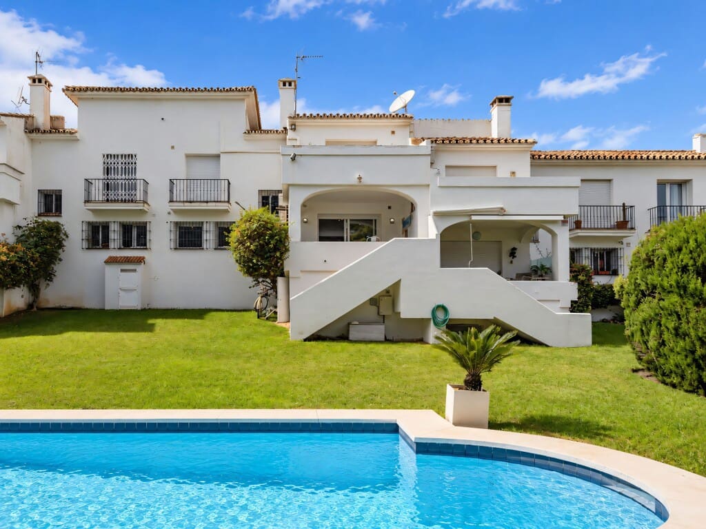 4 slaapkamer Huis te koop in Nueva Andalucia met zwembad - € 695.000 (Ref: 10182434)