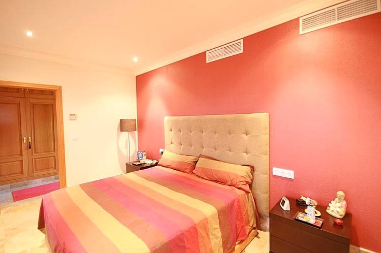 4 soveværelse Villa til salg i Marbella med swimmingpool - € 1.290.000 (Ref: 2343728)