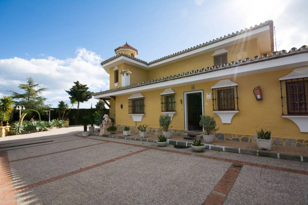 4 soveværelse Villa til salg i El Padron med swimmingpool - € 2.950.000 (Ref: 2661857)