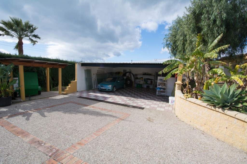 4 soveværelse Villa til salg i El Padron med swimmingpool - € 2.950.000 (Ref: 2661857)