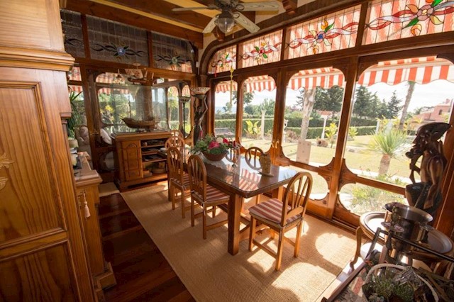 4 soverom Villa til salgs i El Padrón, Estepona med svømmebasseng - € 2 950 000 (Ref: 2661857)