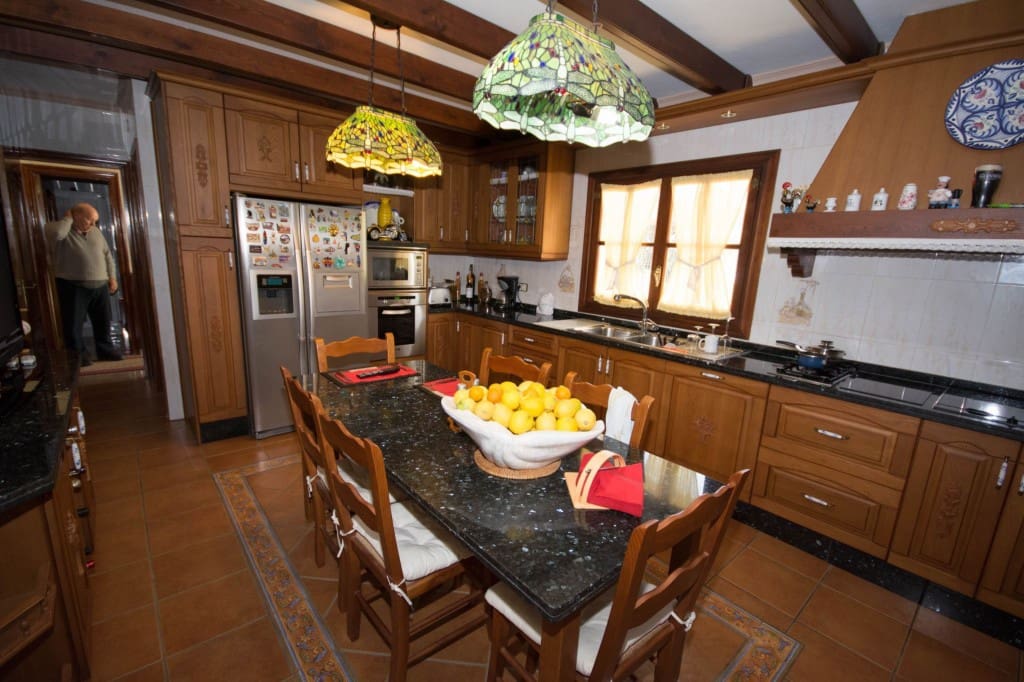 4 soveværelse Villa til salg i El Padron med swimmingpool - € 2.950.000 (Ref: 2661857)