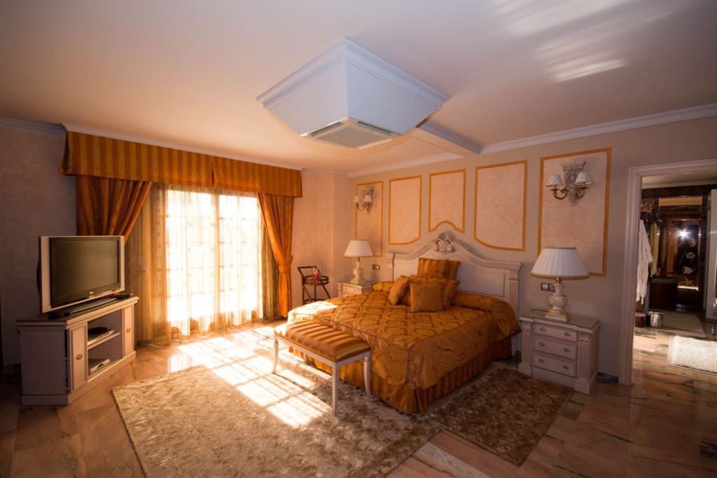 4 soveværelse Villa til salg i El Padron med swimmingpool - € 2.950.000 (Ref: 2661857)