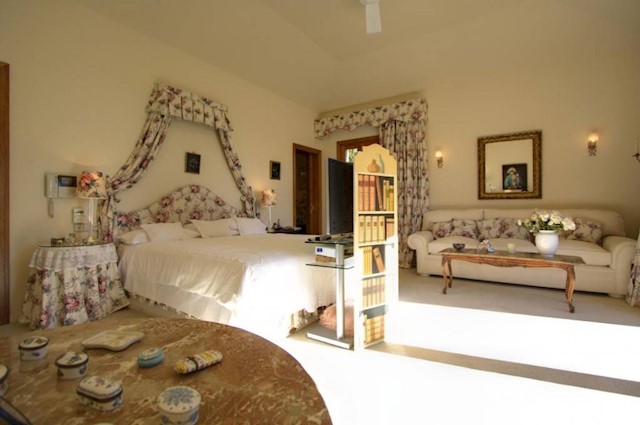 5 bedroom Villa for holiday rental in Marbella with pool - € 10,000 (Ref: 3466743)