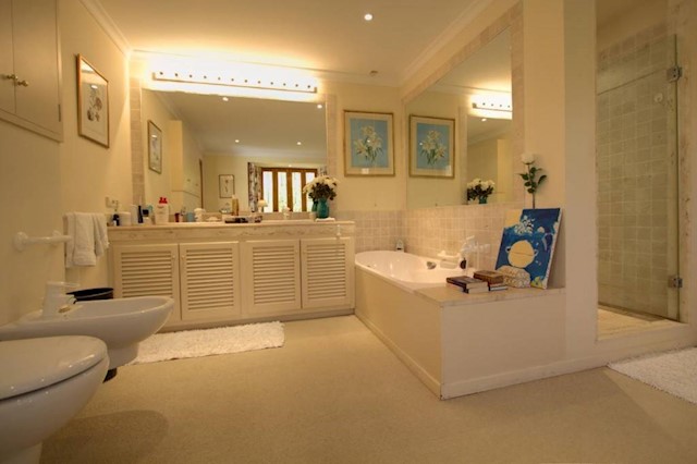 5 bedroom Villa for holiday rental in Marbella with pool - € 10,000 (Ref: 3466743)