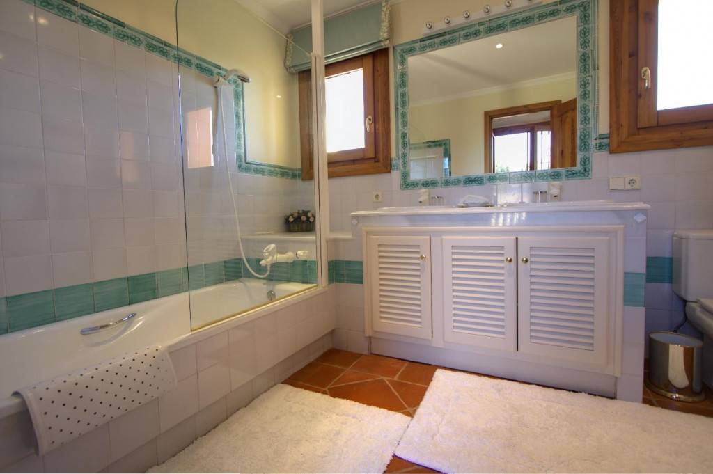 5 soverom Villa til salgs i Marbella med svømmebasseng - € 10 000 (Ref: 3466743)