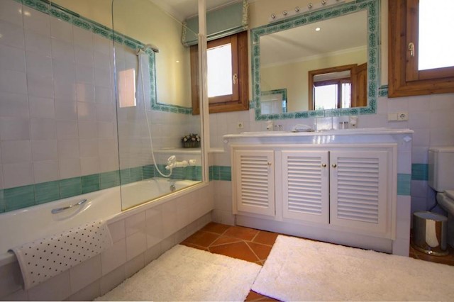 5 bedroom Villa for holiday rental in Marbella with pool - € 10,000 (Ref: 3466743)