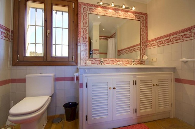 5 bedroom Villa for holiday rental in Marbella with pool - € 10,000 (Ref: 3466743)