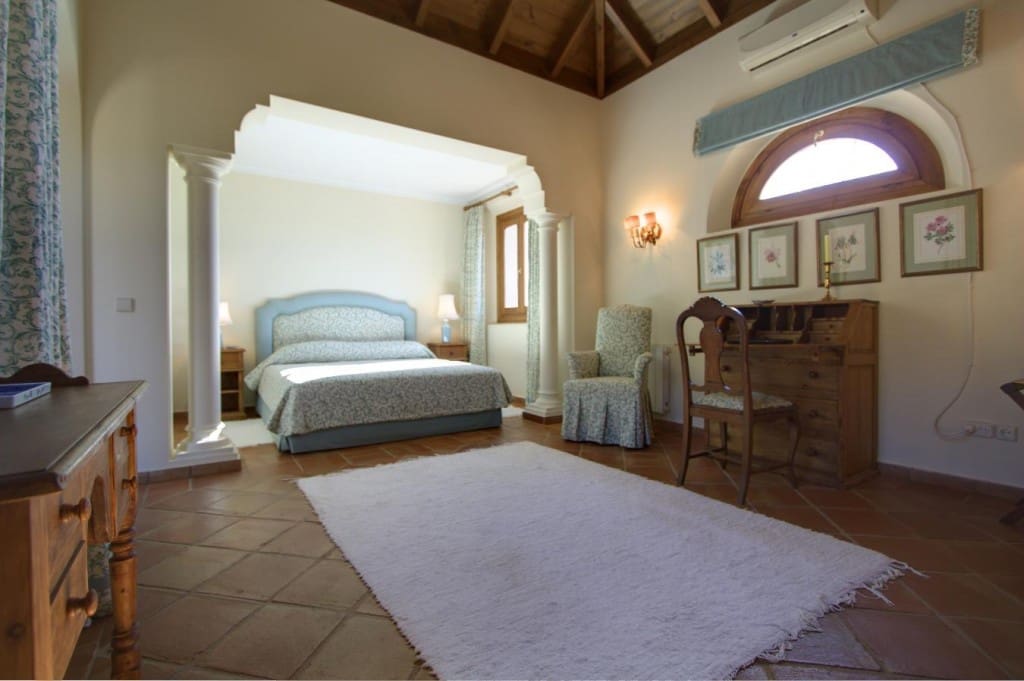 5 soverom Villa til salgs i Marbella med svømmebasseng - € 10 000 (Ref: 3466743)