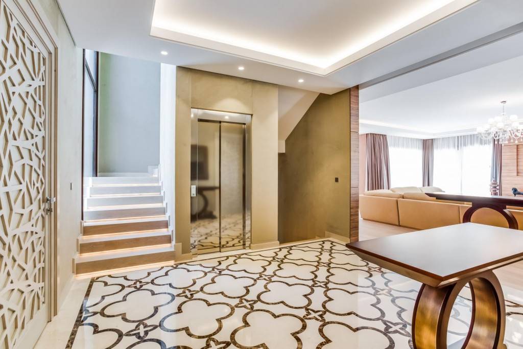 5 slaapkamer Villa te koop in Nueva Andalucia met zwembad garage - € 4.500.000 (Ref: 3467019)