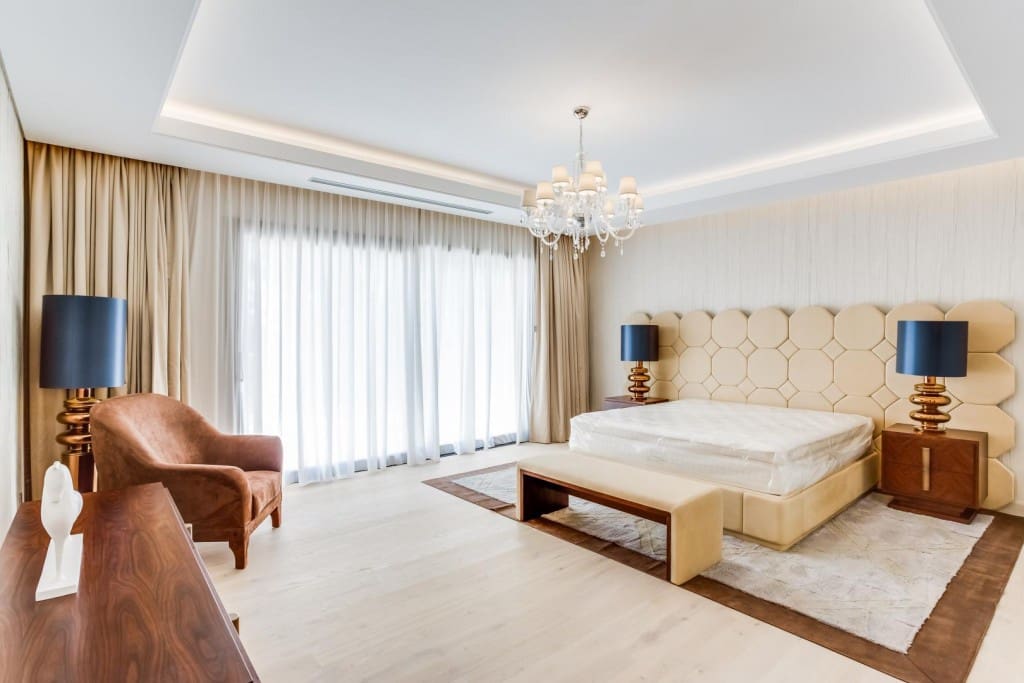 5 slaapkamer Villa te koop in Nueva Andalucia met zwembad garage - € 4.500.000 (Ref: 3467019)